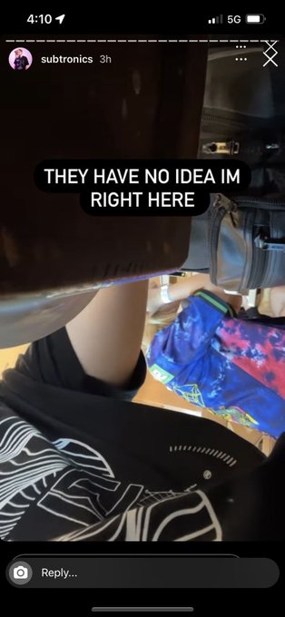 2 pic. LMAO WAIT https://t.co/qRHSpXZknO