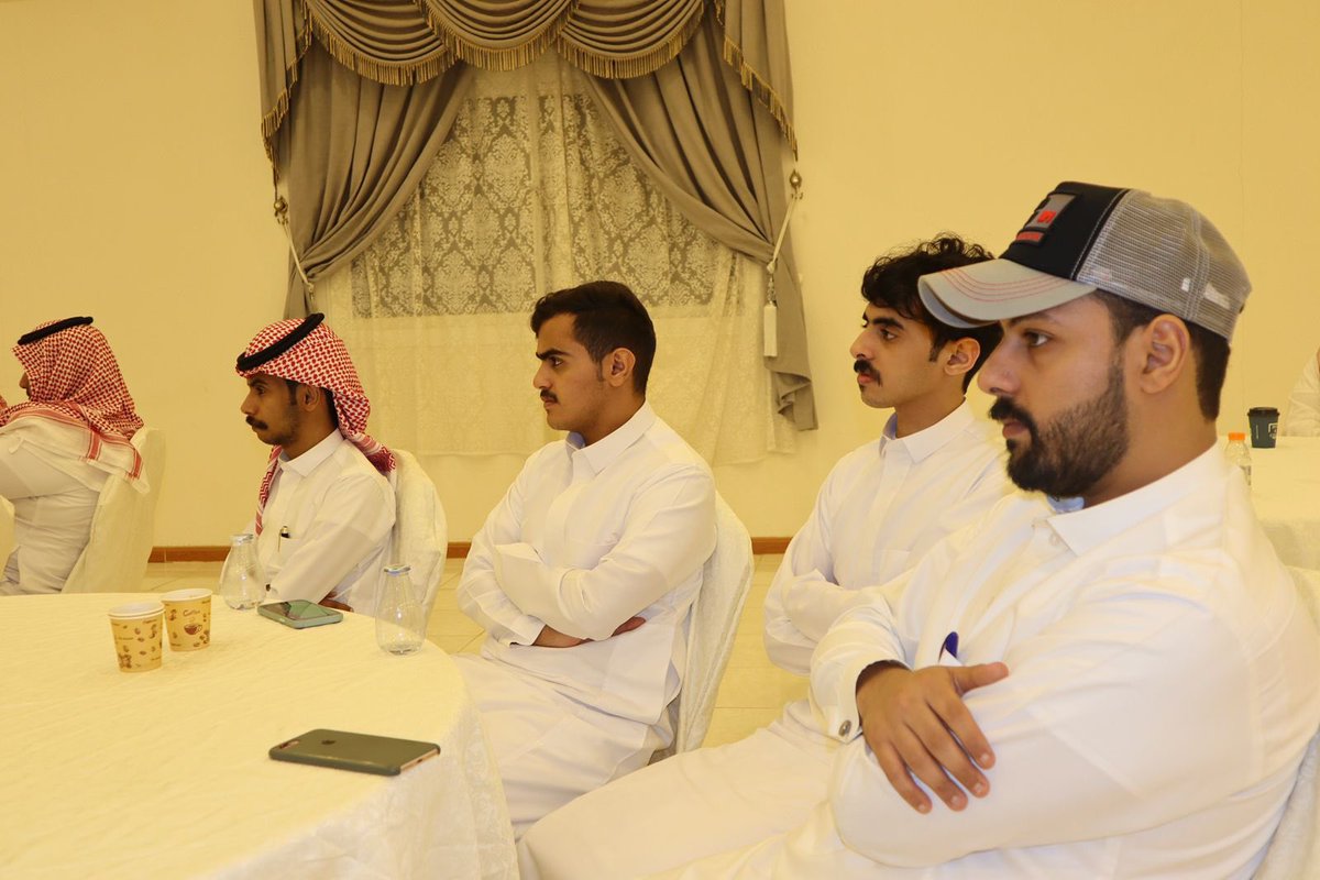 friq_alm3's tweet photo. يشارك فريق أصدقاء ألمع التطوعي في الدورات التي نظمها فريق تطوير السودة بعنوان "الضيافة السعودية" و "التطوع وأثره في التنمية"وهي برامج تدريبية لتأهيل الفرق التطوعية من المجتمع المحلي في قطاع السياحة .#المنصة_الوطنية_للعمل_التطوعي
 #مستقبلنا_شبابنا
#رجال_ألمع
#اليوم_العالمي_للتطوع https://t.co/w0jB0Bw0NP