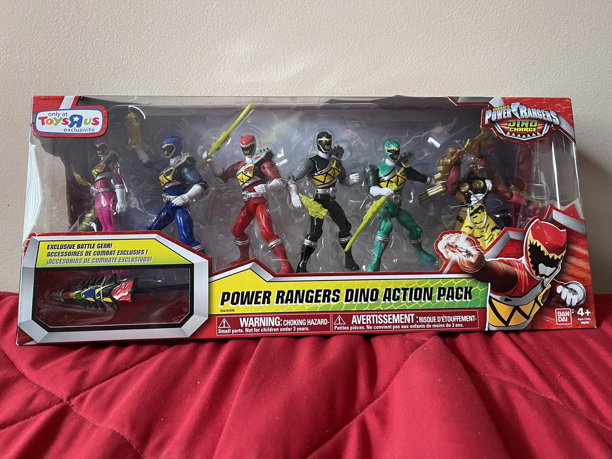 MrCooper92's tweet photo. Hello everyone! As promised, here is everything that I am selling this holiday season. Check it out!

Dino Charge figures $36
Gokai Celluar $30
Mobirates $40 (6 Ranger Keys-Abaranger &amp; Kakuranger)
Gamer Driver $130 https://t.co/j0x4whGvFw