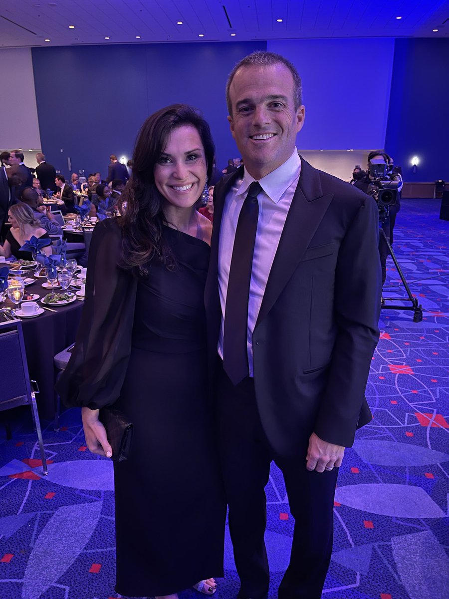 CoachSBeamer's tweet photo. Thanks to my amazing wife and best friend for always being my side …The true ⭐️⭐️⭐️⭐️⭐️ of the family 

Holding down things in Columbia while I’m out on the road constantly recruiting !!

Glad she was with me last night at the ⁦@NagurskiTrophy⁩ ceremony !! https://t.co/vYd0LVxOLb