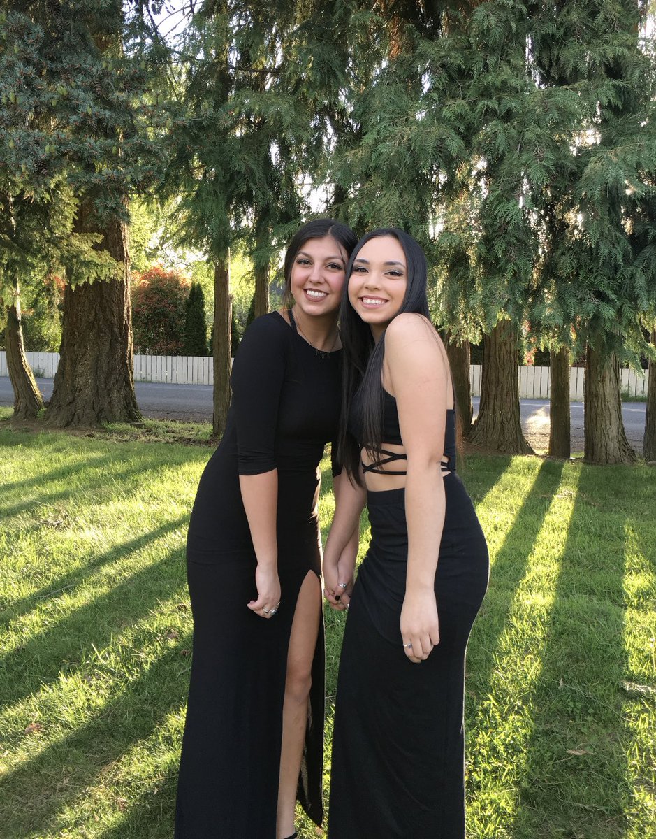 titosmami's tweet photo. This was me with the dress in this picture with my bestie (#throwbackto2016) then I remembered I let someone borrow it &amp; they never gave it back🙃🙃 You know who you are😆 https://t.co/1foDqNYEeU