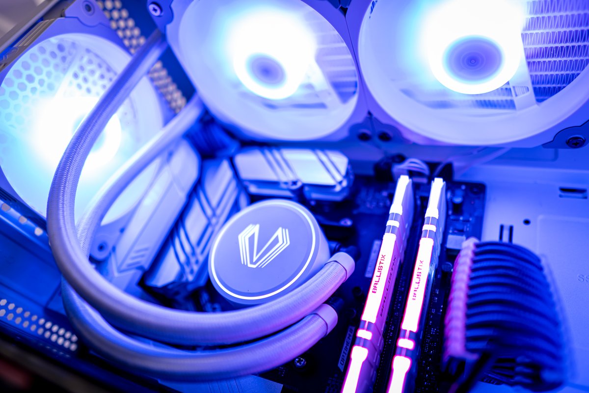 StinceBuilt's tweet image. This build is absolutely fire. 🔥

Who&apos;s NEXT?! ✅
stincebuilt.com/lets-build 

#StinceBuilt #CustomPCs