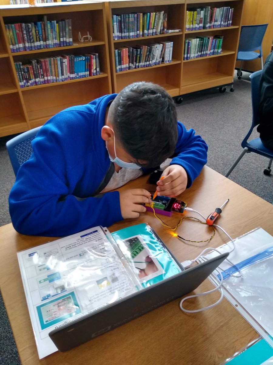 DRMSMedia's tweet image. We had a fabulous day with DLCs leading amazing code & go stations for #ComputerScienceWeek. I know Ss loved tinkering and problem solving with the robots since many kept asking when we were doing stations again. Thank you so much @roddywood and @wcpsstech. #WonderWake