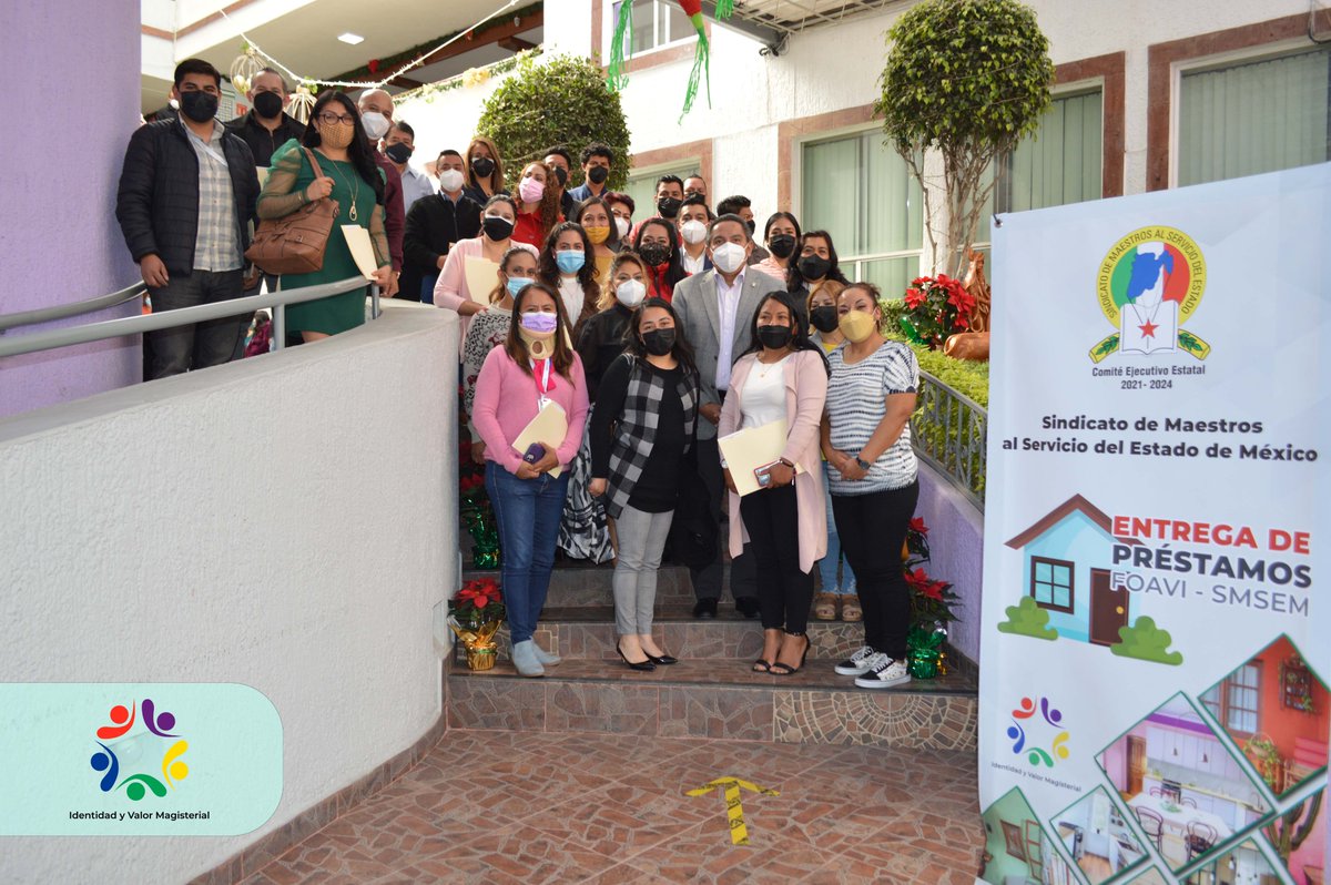 SMSEMmx's tweet photo. Primera entrega de Fondo de Apoyo a la Vivienda – SMSEM 2021-2024 #FOAVISMSEM
#IdentidadyValorMagisterial
#SMSEM https://t.co/1v1eE3BgAd