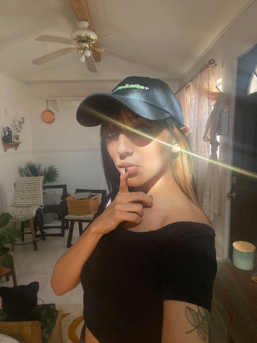 kernelkoala's tweet photo. París’ casita has the best lighting %uwu% https://t.co/XOjNyYDSBL