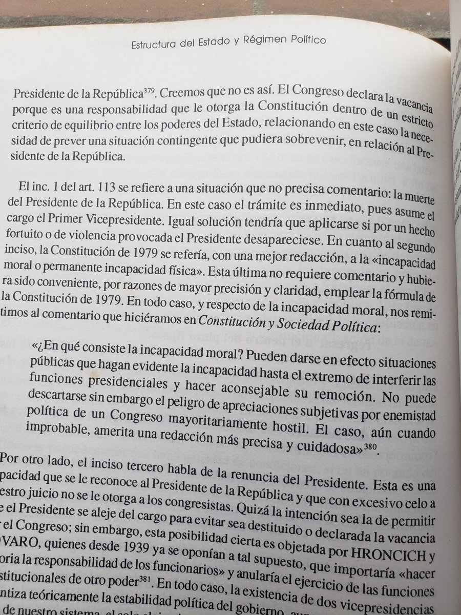 AlbertoOtarolaP's tweet photo. Congresista @PattyChirinosVe cita libro que escribí con Dr. Enrique Bernales para sustentar vacancia. Cita es incompleta pues en texto advertimos peligro de uso abusivo de incapacidad moral por Congreso hostil, y propusimos una mejor redaccion de esta causal. Aquí el texto👇 https://t.co/Kl1lnGiGrr