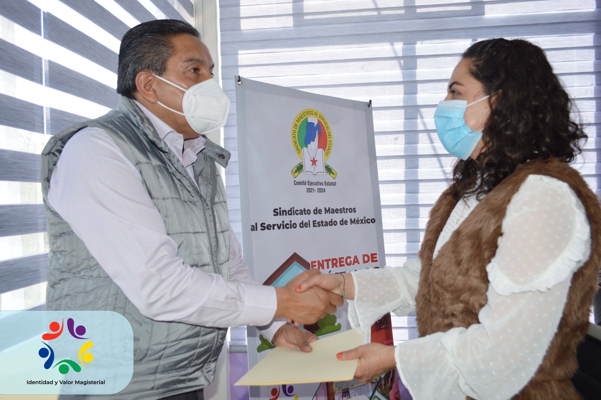SMSEMmx's tweet photo. Primera entrega de Fondo de Apoyo a la Vivienda – SMSEM 2021-2024 #FOAVISMSEM
#IdentidadyValorMagisterial
#SMSEM https://t.co/1v1eE3BgAd