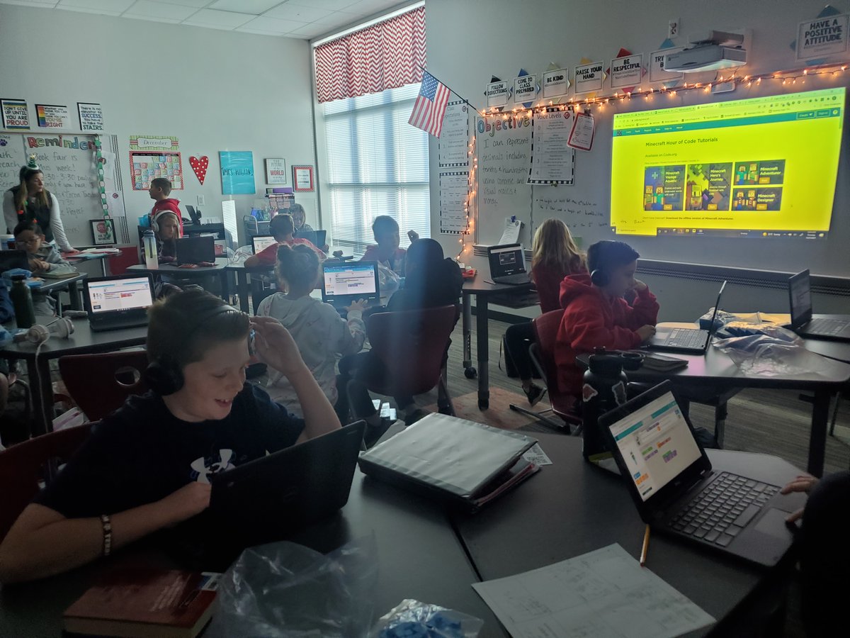 Rockwall_ITS's tweet photo. We love using some of the activities from @codeorg to get our students coding. Look at these kiddos coding some Grinch games and putting on a Dance Party! 🎁🕺💃#HourofCode2021  #risdcodes  Post your coding pictures #HourOfCode https://t.co/PnP9uSy52v