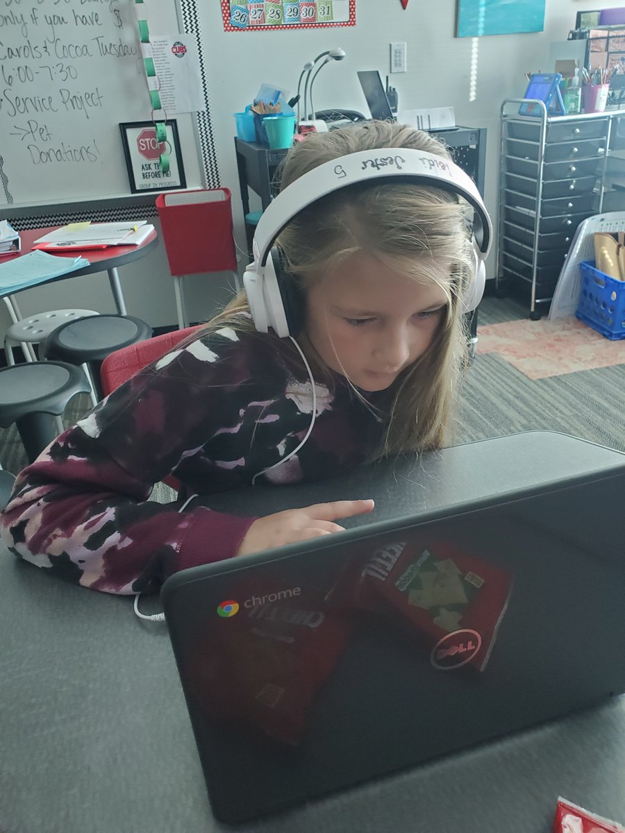 Rockwall_ITS's tweet photo. We love using some of the activities from @codeorg to get our students coding. Look at these kiddos coding some Grinch games and putting on a Dance Party! 🎁🕺💃#HourofCode2021  #risdcodes  Post your coding pictures #HourOfCode https://t.co/PnP9uSy52v