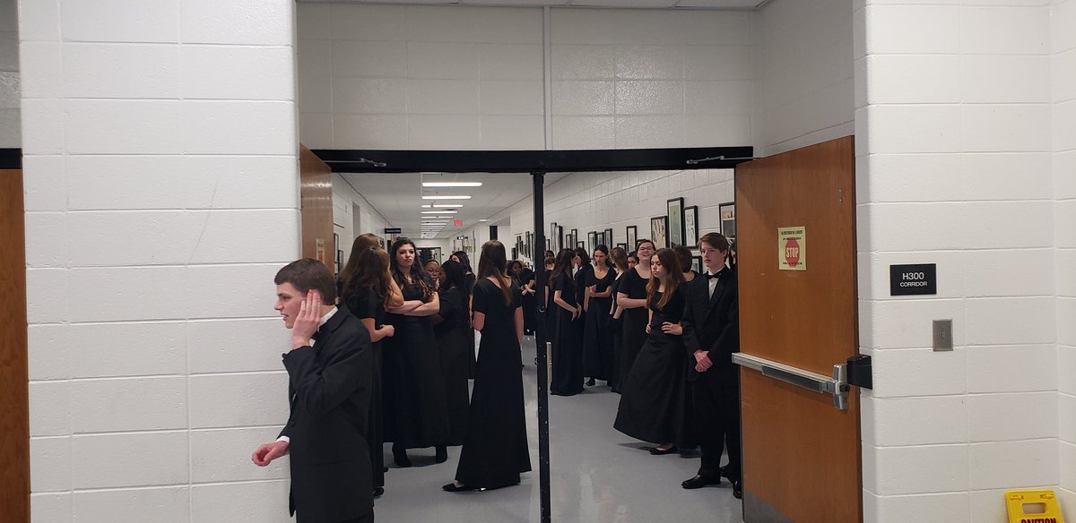 SMHSChorus's tweet photo. We are getting ready to hear a wonderful concert. Remember to place your bid at the silent auction. We can't wait to see you. @StarrsMillHS https://t.co/rYj2JeJdbe
