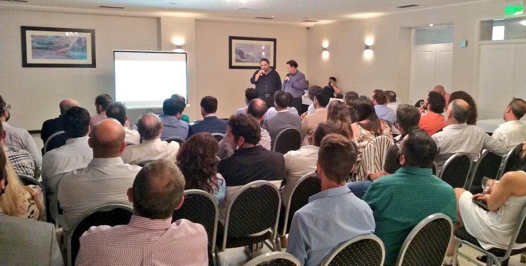 Adeneu's tweet photo. El Clúster @VacaMuertaOk realiza la reunión de balance anual.
Se presentan los avances en la profesionalización de la gestión del espacio y la proyección para 2022.
Participaron los ministros @FLR_NQN y @AlejoMonteiro, y representantes de @PAEArgentina y de #FECENE. https://t.co/0ZU3yIHNk5