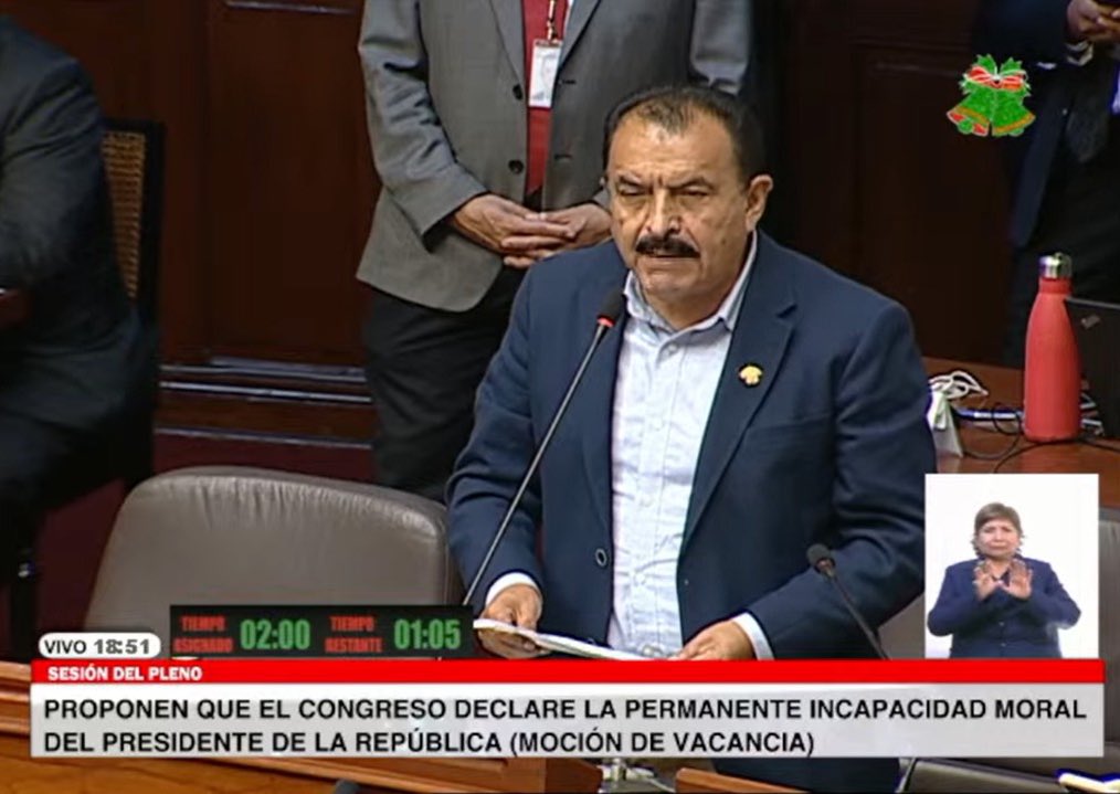 #Pleno | <a href="/EdgardReymundo/">Edgard Reymundo Mercado</a>: No pueden poner en riesgo el futuro del país. Solo dejan en evidencia sus ansias de poder. Los promotores de la vacancia quieren interponer sus intereses económicos. Hoy debemos  fortalecer la gobernabilidad y la democracia. No pasarán.