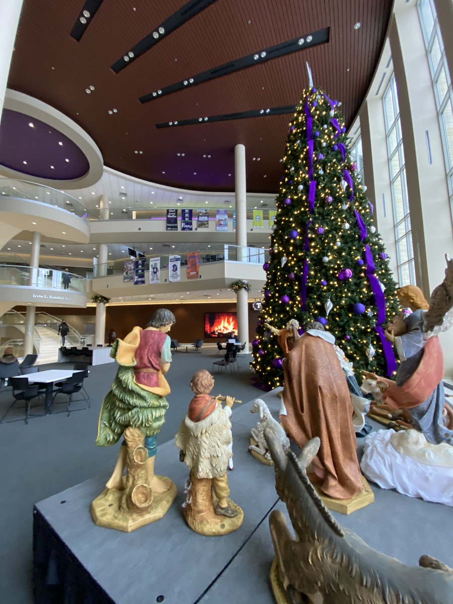 Campus is looking festive with the fresh coat of snow and all the Christmas decor! #RollToms <a href="/UofStThomasMN/">University of St. Thomas</a>