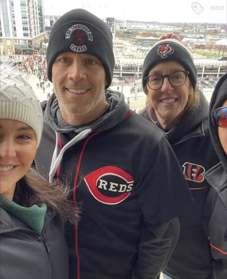 JosephJReid's tweet photo. @darren_butter @jenniferhedger I just got back from Ohio. I wore my @thehipofficial toque to the Bengals game. They call it a toboggan also. I told them that’s something we put our asses on and slide down a hill. https://t.co/lfNNqJZSvD