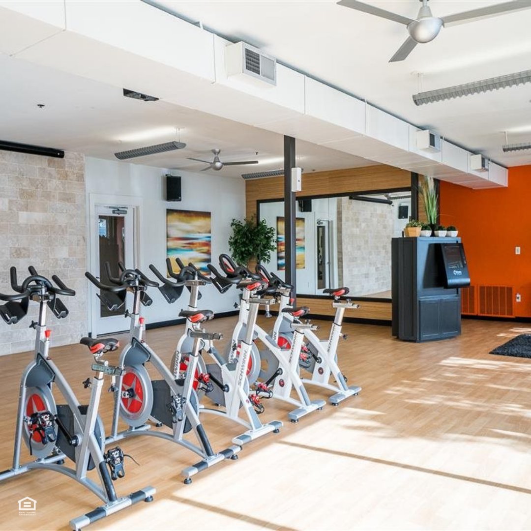 ParksideFW's tweet photo. Here at Parkside at Firewheel, residents enjoy a variety of amenities: a state-of-the-art fitness center, wellness studio, swimming pool with cabanas and sunning area, courtyards with fountains, and more.

#ParksideAtFirewheel #GarlandTX #GarlandApartments #TXLiving... https://t.co/IeSx6YQ3v5