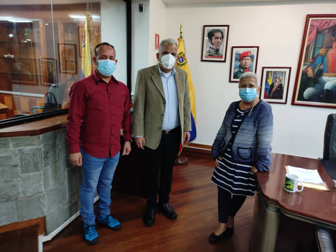 Siguiendo lineamientos del Pdte @nicolasmaduro se desarrolló reunión de articulación entre la Ministra  @TibisayLucena8  y su homólogo del Proceso Social del Trabajo @min_joserivero con el objetivo de avanzar en la conformación del Sistema Nacional de Formación de la Clase Obrera