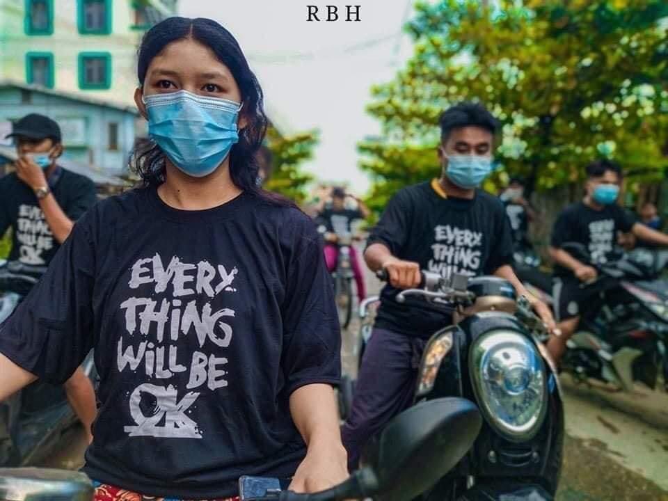 1/ Junta troops RAMMED vehicles into 3 youths who came to join dawn anti-coup protest at 63, 30x35 St in #Mandalay Region this morning. 20-year-old Ma Khine Zin Phoo (photo) was reportedly ABDUCTED with gunshot wound in the leg and 2 others escaped. 
#WhatsHappeningInMyanmar