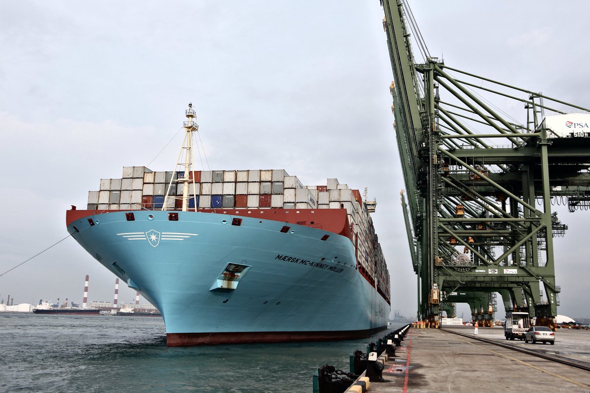 everllence_2025's tweet photo. New #MANDiscover #podcast episode: Ole Graa Jakobsen, Head of Fleet Technology at @Maersk, explains how the company plans to decarbonize global supply chains.https://t.co/vcRfLOIw8x https://t.co/oOkYMnIqeh