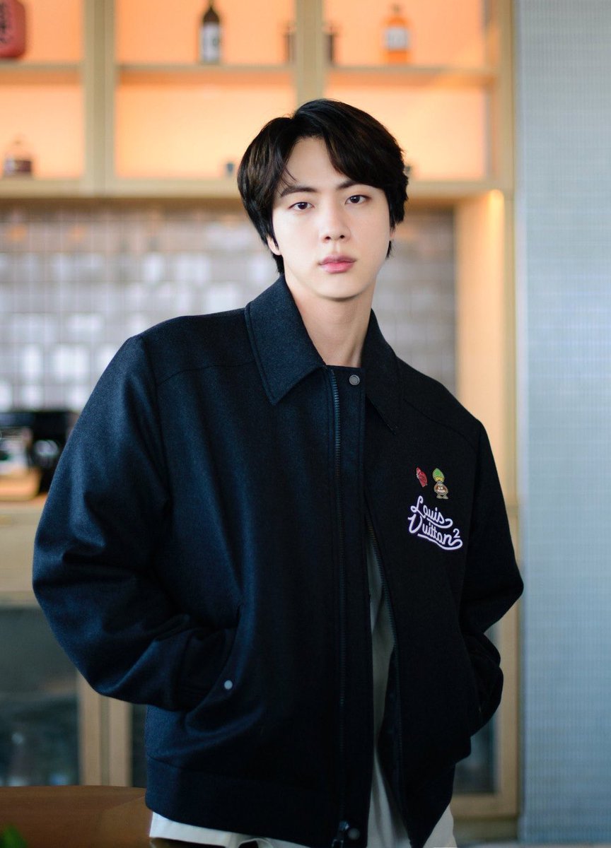 jingallery's tweet image. #JIN at jingle ball 2021