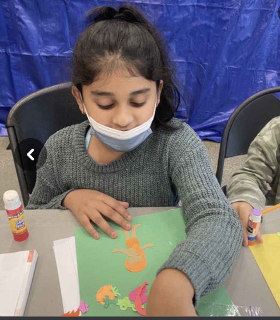 SFIS_USA's tweet photo. Our Level 2 Arabic class is learning the body parts in Arabic. “ أعضاء الجسم “ with a hands-on activity. https://t.co/NxI7PpaJVG