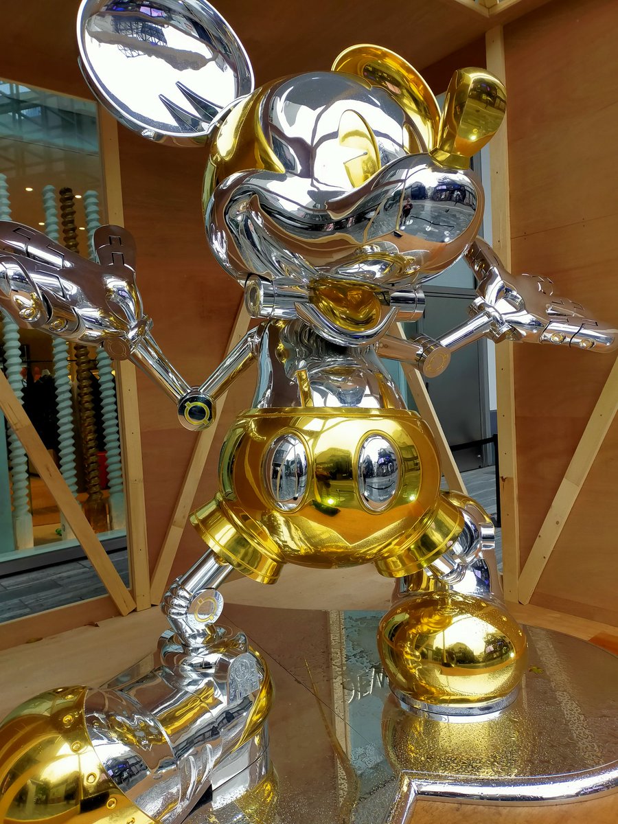 ホワイ いつ止むんだいこの雨 ディズニー犬猫展に置いてかれたミッキーに渋谷で話を聞く 21 12 08 神楽坂ねこの郵便局というなまえ のお店