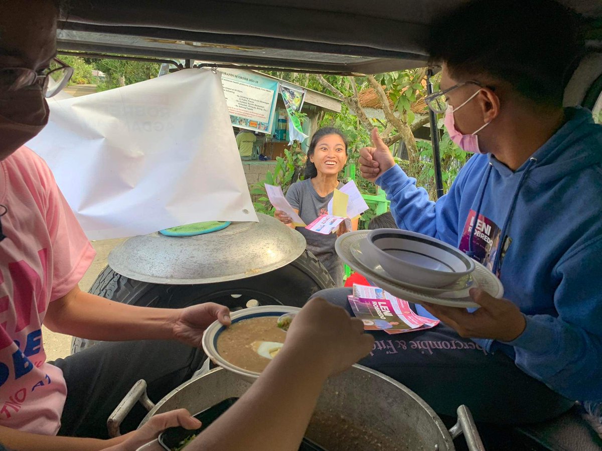 kaigyss's tweet photo. Ito yung pagod na masaya at nakakataba ng puso. 😊🎀

#kakampinkwednesday #QuezonDForLeni #quelenitayo #LetLeniLead2022 #LeniKiko2022 https://t.co/2MfgsfRRQ0