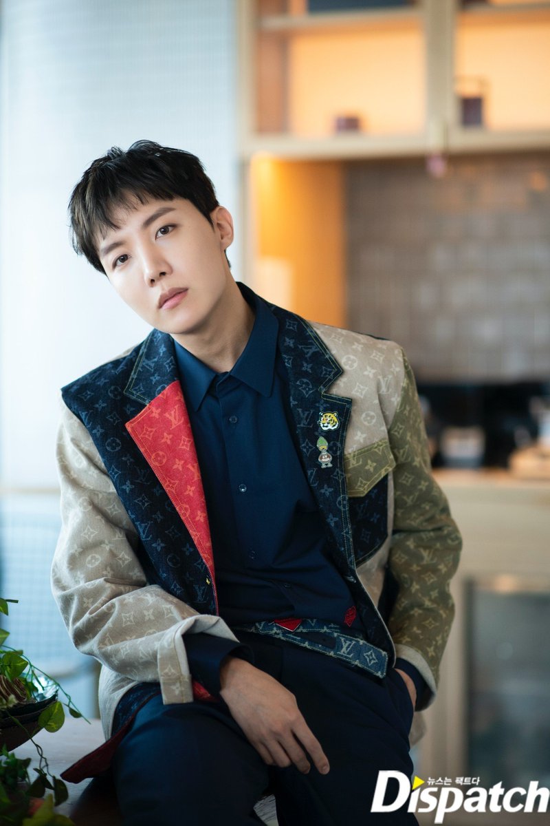 Jinssushi1's tweet photo. OMG, CEO HOSEOK ๐๐
#dispatchbts https://t.co/df4bCdpBOm