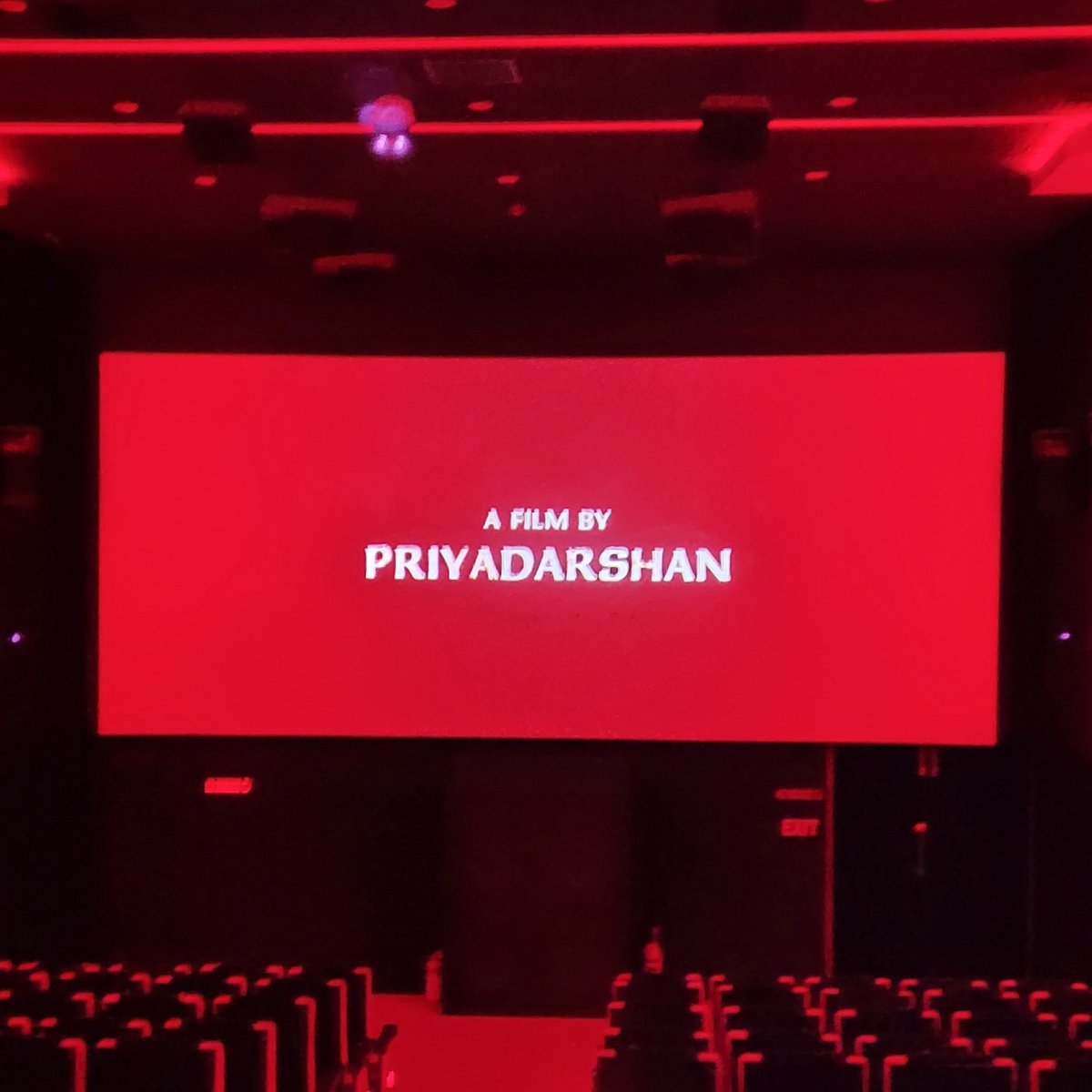 nirmalbabyvarg1's tweet photo. There is a magician who performs magic tricks on screen
@priyadarshandir
#MarakkarArabikadalinteSimham
@mohanlal @antonypbvr @impranavlal @kalyanipriyan @SunielVShetty @akarjunofficial @KeerthyOfficial @hasinimani @TSauerback @maxcavenham #MarakkarLionoftheArabianSea #JayJJakkrit https://t.co/pbd64vHiwy