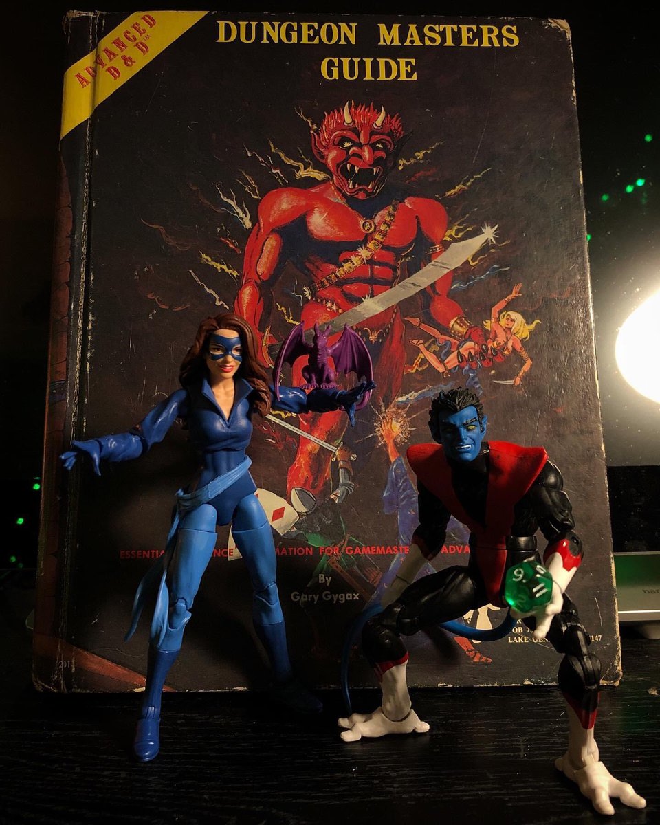 FrankTodaroVO's tweet image. My #Excalibur three-pack arrived today, so I was able to do this, as is my right. :)
#DungeonMastersGuide #TwelveSidedDie #KittyPride and #Nightcrawler too @Weezer