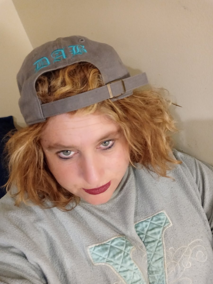 Debrabodzin2's tweet photo. Not that anyone cares about my DAB cap which are my initials.i just wanted to promote the excellent craftsmanship of the old english lettering.look closely,which i had done @lids at the Sunrise Mall in Massapequa, #longisland..The mall is closing except for Macy's atm... https://t.co/Xl5lCniqOz
