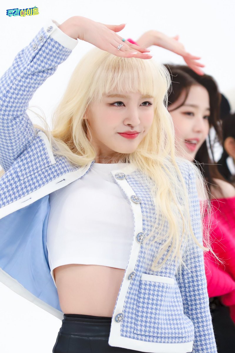bykjiwon's tweet photo. #LIZ weekly idol pre-release photos https://t.co/EdgerliBd8