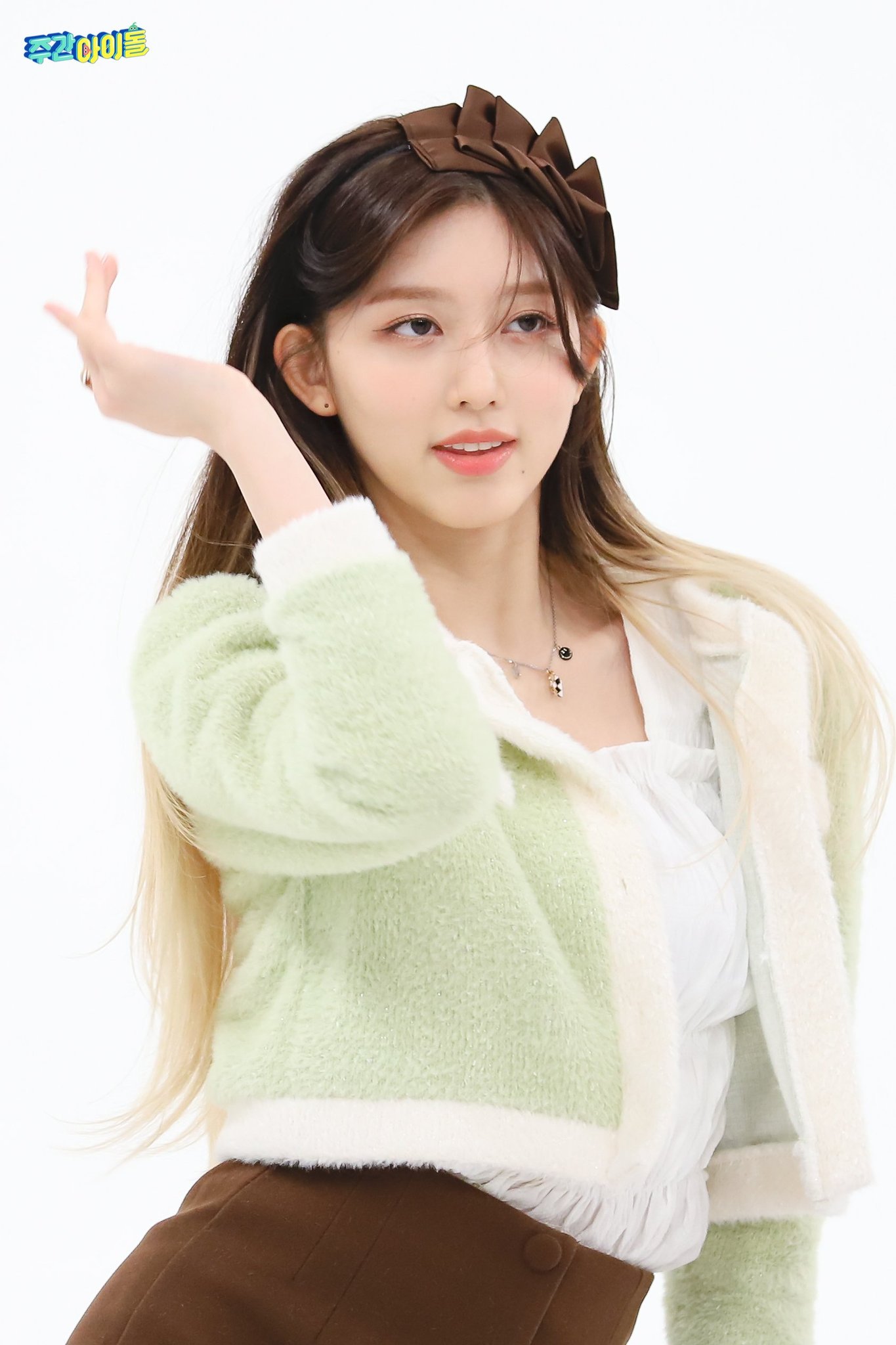 FGD8UNVVQAAUOME?format=jpg&name=large