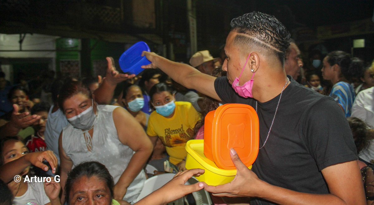 #QuienCausaTantaAlegria
<a href="/radiozinica/">Radio Zinica</a> Celebra un año más con devoción y amor a nuestra patrona de Nicaragua, la Concepción de María.

Zinica está📻... En el alegre corazón costeño🌴♥️

📻Escúchanos En Vivo: radiozinica.net y Tunei 🎤 
<a href="/FloryCantoX/">Flor y Canto 🇳🇮</a> 
<a href="/TaniaEl19/">Tania</a> 
<a href="/M0R1TA_/">MORITA</a>