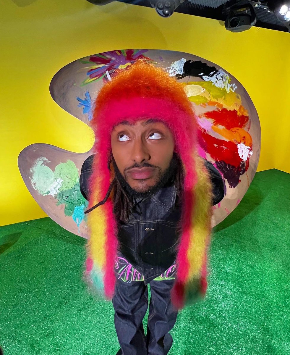 heyamine's tweet photo. performing on kimmel tonight 🥳🤩💥 https://t.co/LxhO53LU4Z