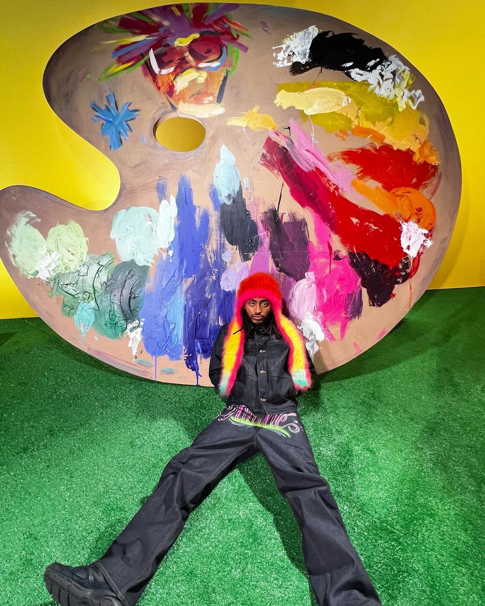 heyamine's tweet photo. performing on kimmel tonight 🥳🤩💥 https://t.co/LxhO53LU4Z