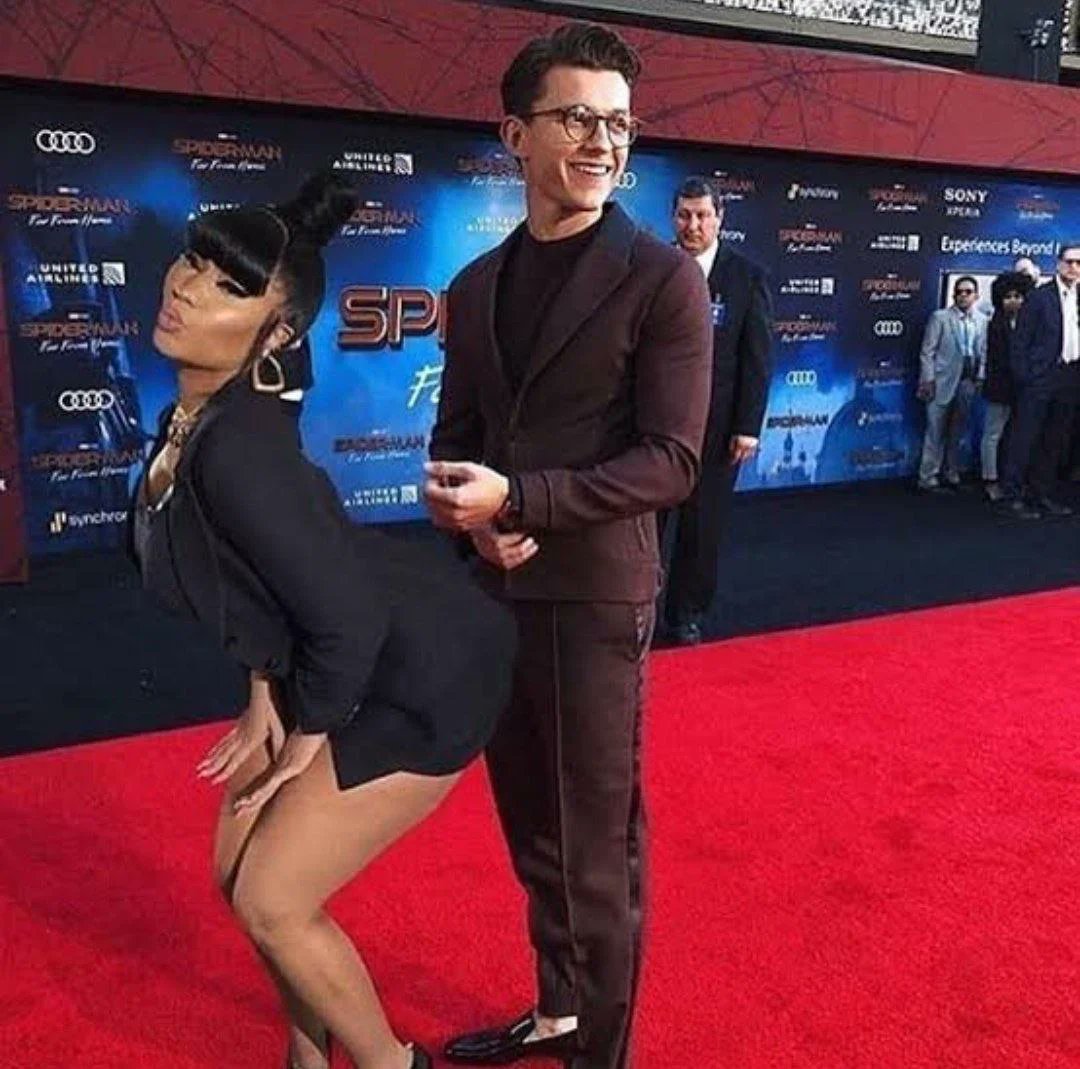 catmariie's tweet photo. damn Tom’s cheating on nicki with zendaya 

What about the kids 😔🤚🏻 https://t.co/yo3ivkG6tj