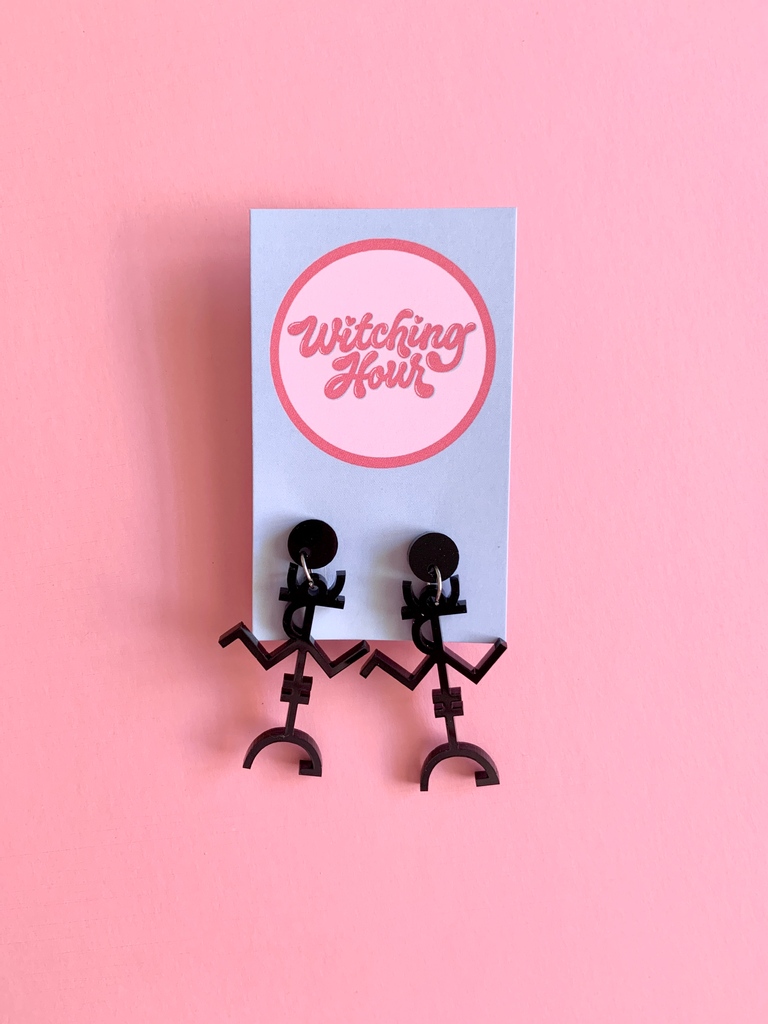 witching_hour__'s tweet photo. attn all merch-lovers! a fresh lot of handmade sigil earrings (including 2 NEW colours!) have just been added to my online store and bandcamp store, as have the brand new 'call me' tees 📞💕 you can get ur goodies either via my website or my bandcamp - links are in my biooo! ⚡ https://t.co/q6wDmKxgDQ