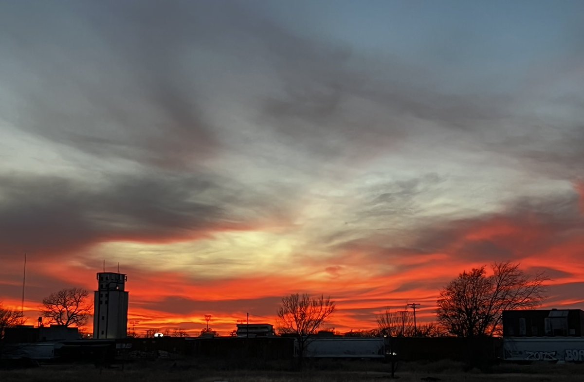 PoolWesley's tweet image. Denison, TX sunset. @TxStormChasers @spann