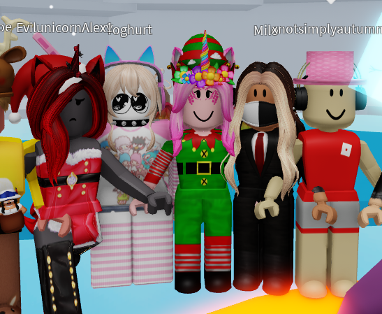 sunnyxunicorn's tweet photo. Merry (VERY ALMOST) Christmasss everyone 🥰🥰💗 https://t.co/WUZIf0pjT6