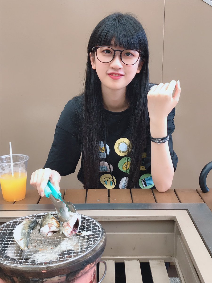 Bix5425rd3IeKwA's tweet photo. 投稿 #眼镜 #眼镜妹 #眼镜娘 https://t.co/ooNrxoPd5B
