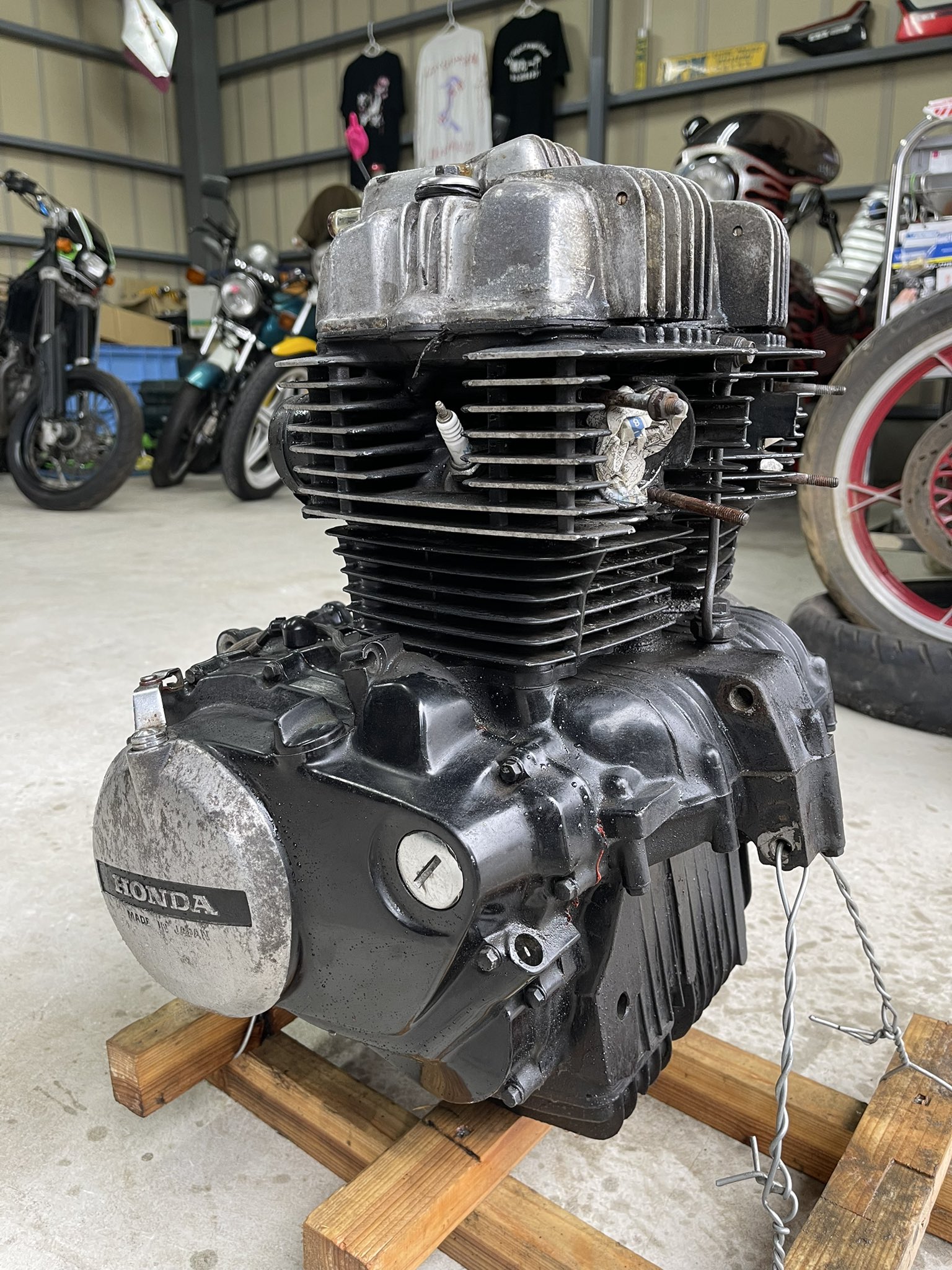 CB400N オイルライン付き ブラックエンジン-