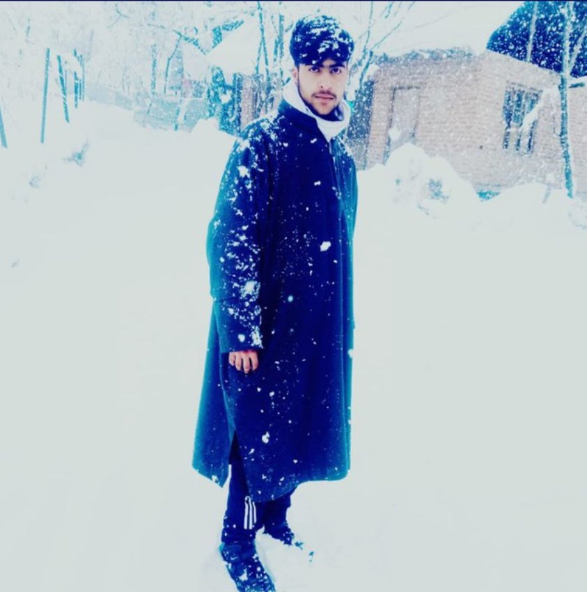 KumailAbas18's tweet photo. Snow kashmiri's are eagerly waiting for you ..
#fallnow #paradiseonearth #kashmir #beautyofkashmir... https://t.co/p6YAmmIQMz