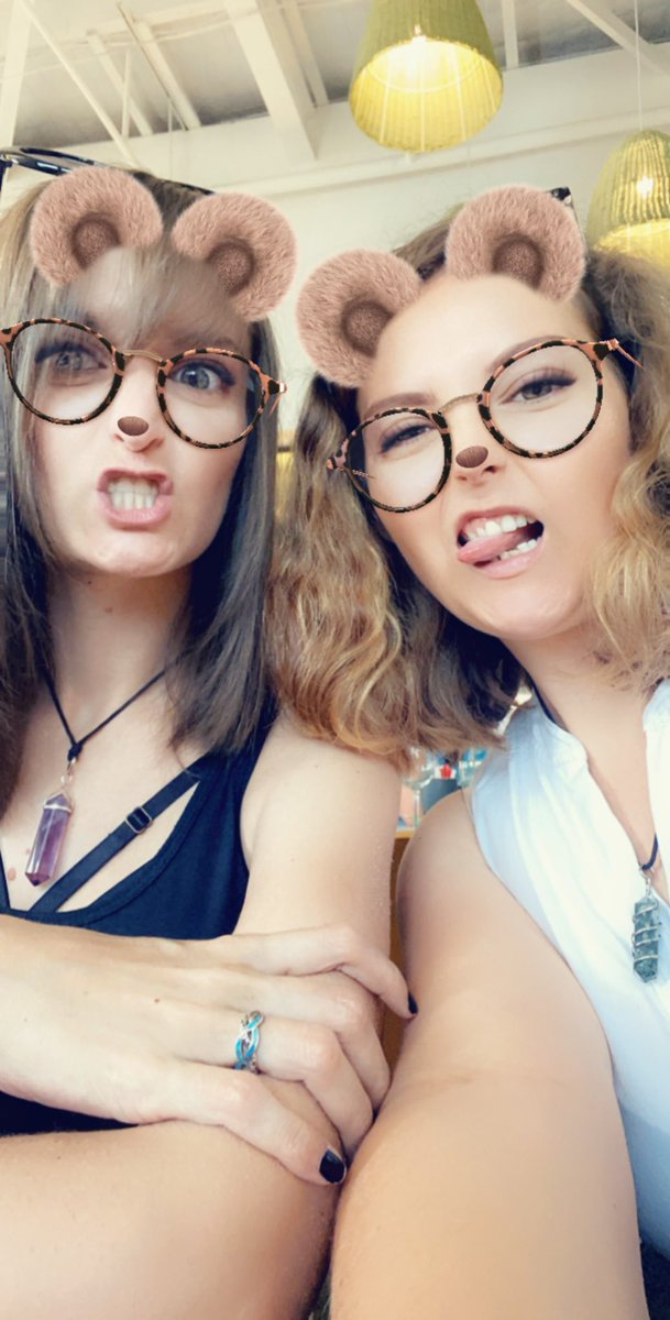 bamula1's tweet photo. @teekimoo @MEWhitt1 😂 yeah who are you? 😂 https://t.co/OuW3baT1kx