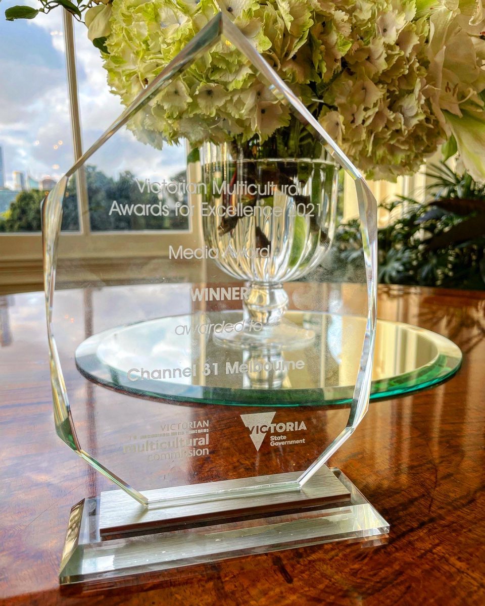C31Melbourne's tweet photo. We were honoured to accept the Media award at last night’s 2021 Multicultural Awards for Excellence at Government House.

Great to catch up with and thank both @RosSpenceMP  &amp; @multiculturevic Chair Viv Nguyen for their ongoing support for Community TV in Melb.

#C31Melbourne https://t.co/bdU4apZ3hJ