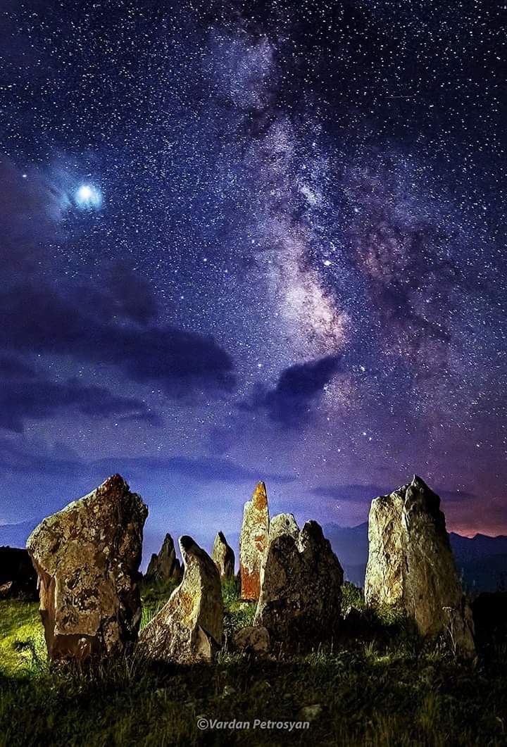 archeohistories's tweet photo. Milky Way on the Qarahunj observatory, Sisian, Syunik, Armenia.
This prehistoric site contains hundreds of megaliths, 85 of them have holes to watch the horizont and the night sky.
This place is more than 7500 years old.

#archaeohistories https://t.co/ngpksP0EWr