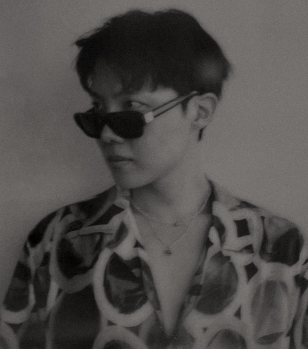 jhopesarchive's tweet photo. this pic, damn jung hoseok https://t.co/Ow01qRmXbC