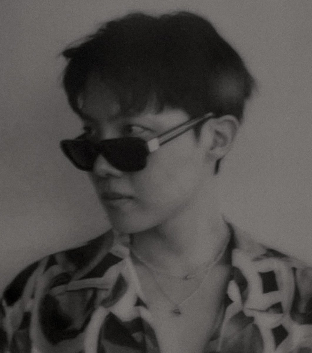 jhopesarchive's tweet photo. this pic, damn jung hoseok https://t.co/Ow01qRmXbC