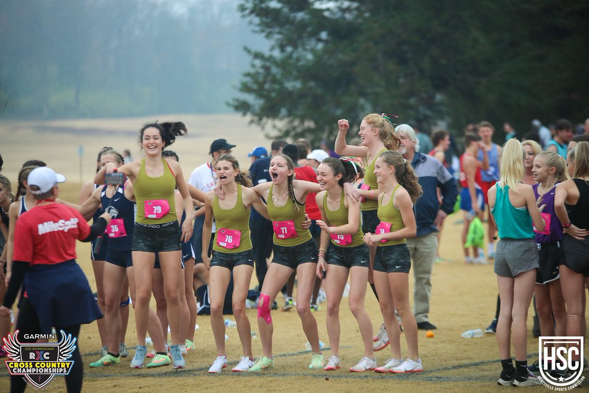 CCDSXCountry's tweet image. 👀 Sophomore Kasey Cone was named 1st Team Milesplit NC All-State! 

💯Senior Linde Fonville, who has verbally committed to continue her academic + athletic career @YaleTF_XC, was named 3rd Team Milesplit NC All-State.

This is a huge honor! 
#BackTheBucs #CDBucs #CCDSxc