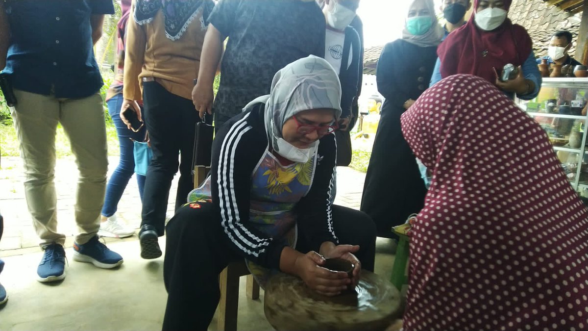 Bendratbrbd's tweet photo. @mulanbilqis Trimakasih
Ini bersama Bupati Indramayu kemarin https://t.co/F0xzg0frIh
