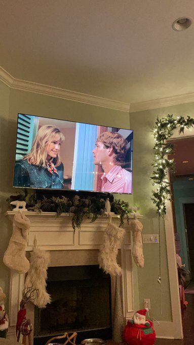 One of my all time favorite movies 🍿 https://t.co/TR26XQGlrW